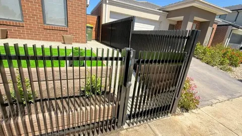Fence and gate